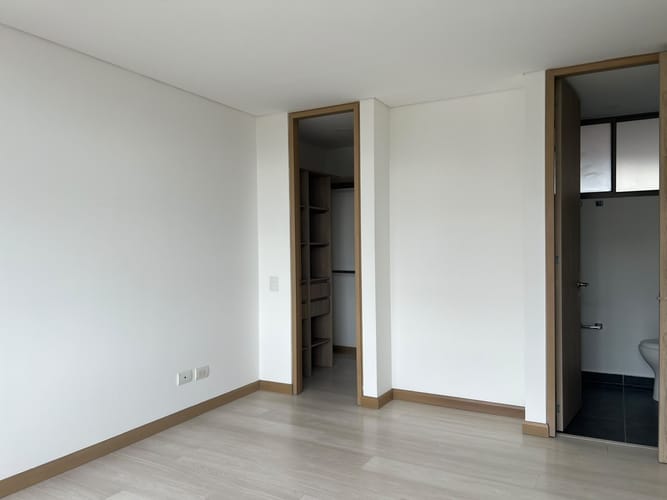 Apartamento de 2 alcobas en arriendo en Loma El Atravesado, Envigado, 85 m² · foto 11 de 15