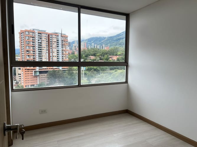 Apartamento de 2 alcobas en arriendo en Loma El Atravesado, Envigado, 85 m² · foto 7 de 15