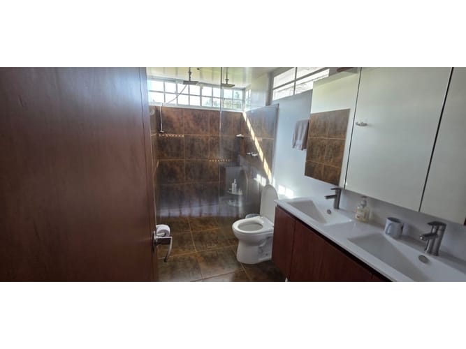 Casa de 3 alcobas en arriendo en El Campestre, Medellín, 240 m² · foto 6 de 24