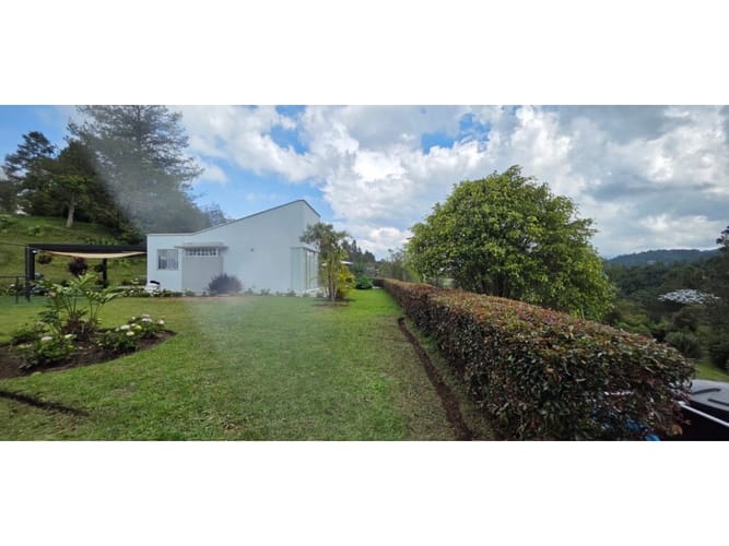 Casa de 3 alcobas en arriendo en El Campestre, Medellín, 240 m² · foto 17 de 24