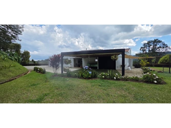 Casa de 3 alcobas en arriendo en El Campestre, Medellín, 240 m² · foto 19 de 24