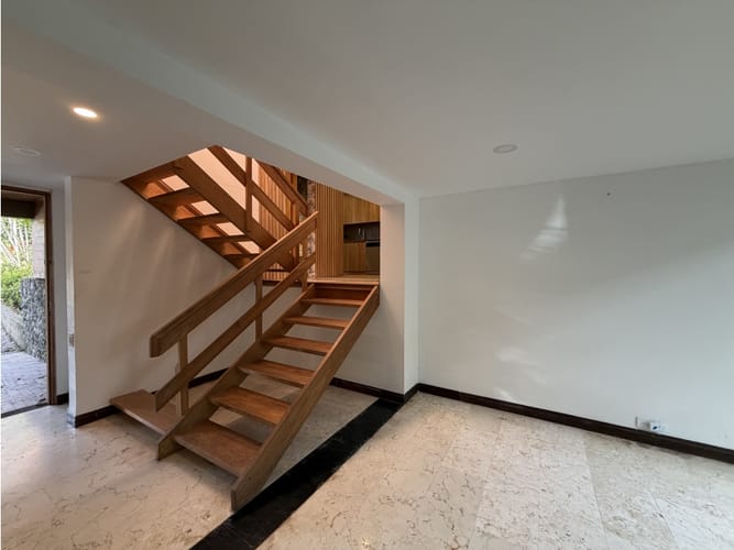 Casa de 3 alcobas en venta en San Lucas, Medellín, 220 m² · foto 8 de 24