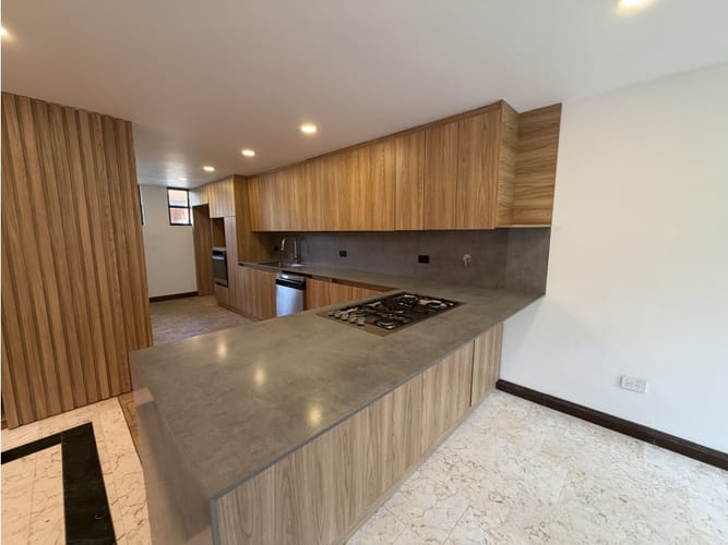 Casa de 3 alcobas en venta en San Lucas, Medellín, 220 m² · foto 12 de 24