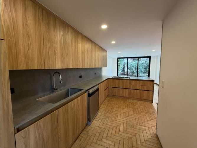 Casa de 3 alcobas en venta en San Lucas, Medellín, 220 m² · foto 14 de 24