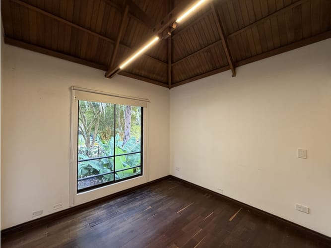 Casa de 3 alcobas en venta en San Lucas, Medellín, 220 m² · foto 21 de 24