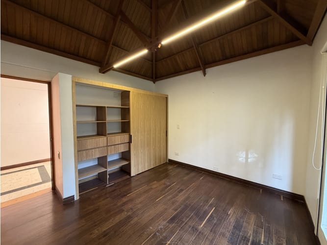 Casa de 3 alcobas en venta en San Lucas, Medellín, 220 m² · foto 22 de 24
