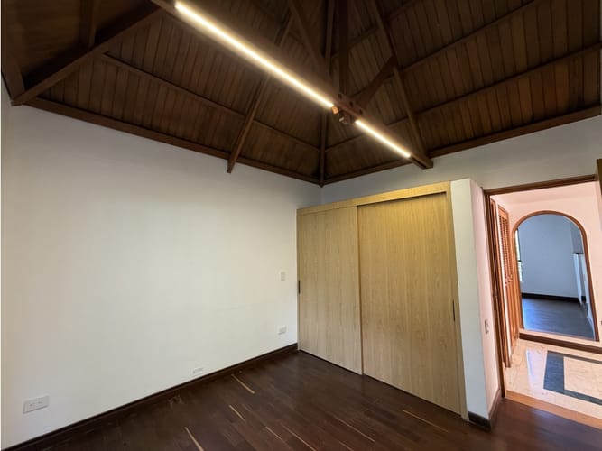 Casa de 3 alcobas en venta en San Lucas, Medellín, 220 m² · foto 23 de 24