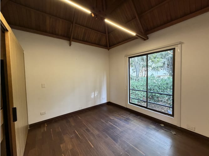 Casa de 3 alcobas en venta en San Lucas, Medellín, 220 m² · foto 24 de 24