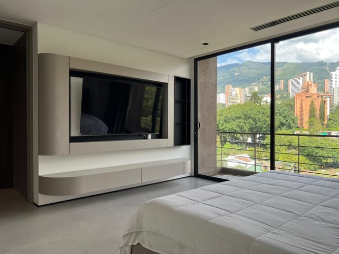 Apartamento de 3 alcobas en venta en El Poblado, Medellín, 245 m² · foto 3 de 17