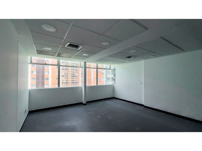 Oficina en venta en El Poblado, Medellín, 507 m² · foto 4 de 16
