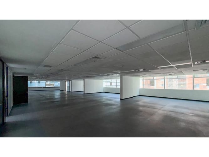 Oficina en venta en El Poblado, Medellín, 507 m² · foto 6 de 16