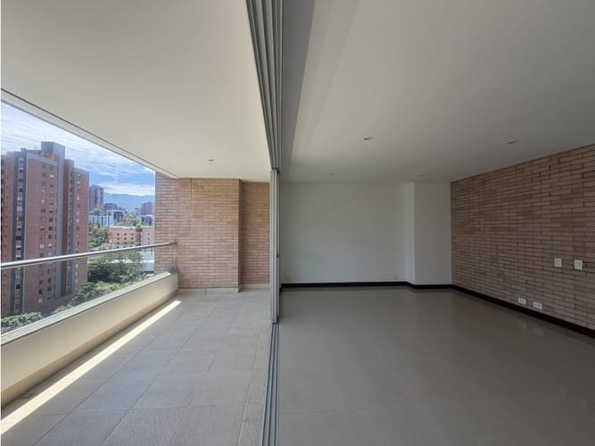Apartamento de 3 alcobas en venta en Los Parra, Medellín, 162 m² · foto 2 de 17