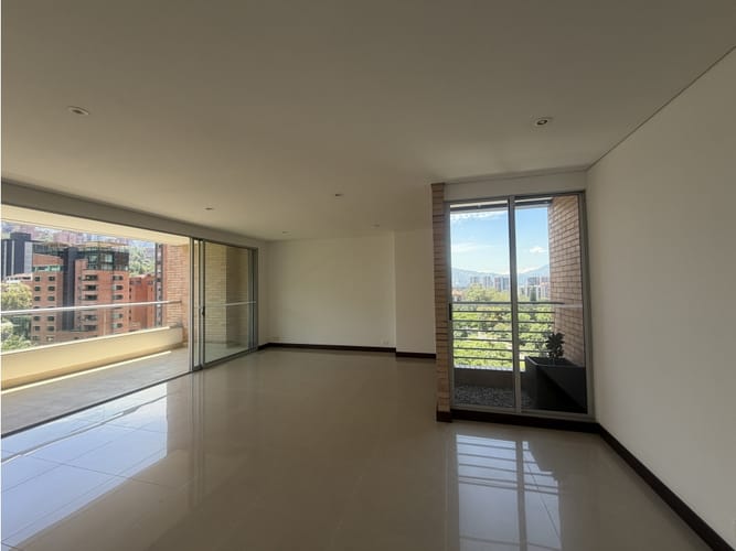 Apartamento de 3 alcobas en venta en Los Parra, Medellín, 162 m² · foto 3 de 17
