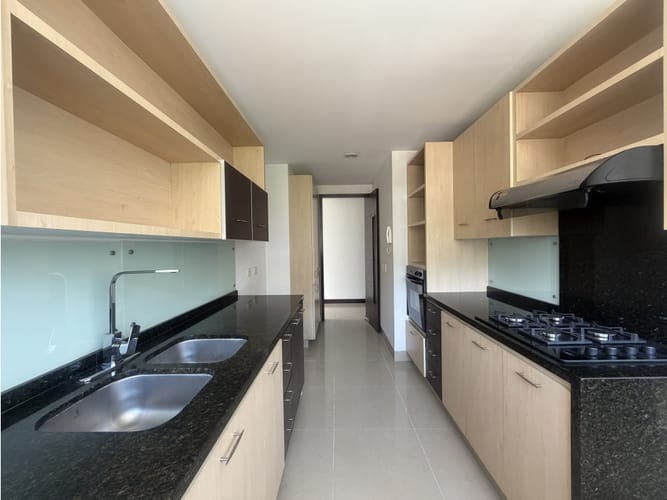 Apartamento de 3 alcobas en venta en Los Parra, Medellín, 162 m² · foto 7 de 17