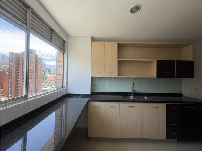 Apartamento de 3 alcobas en venta en Los Parra, Medellín, 162 m² · foto 8 de 17