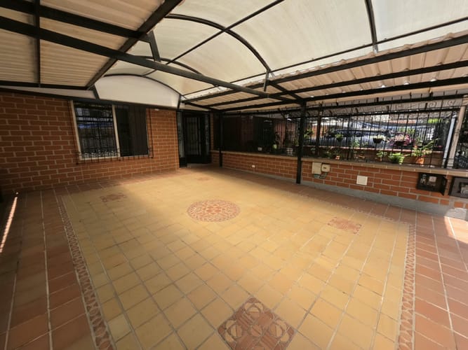 Casa de 3 alcobas en venta en Altamira, Palmira, 137 m² · foto 3 de 23