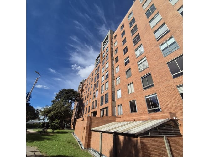 Apartamento de 4 alcobas en venta en El Recreo De Los Frailes, Bogotá, 127 m² · foto 2 de 24