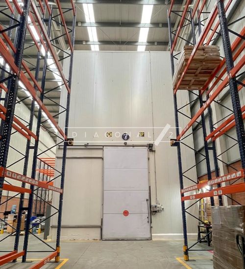 Bodega en venta en Parque Industrial Santo Domingo, Madrid, 1288 m² · foto 2 de 8
