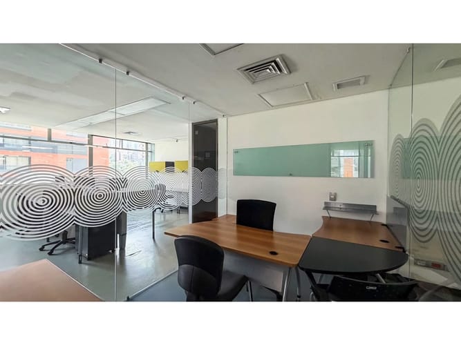Oficina en venta en El Poblado, Medellín, 509 m² · foto 19 de 24