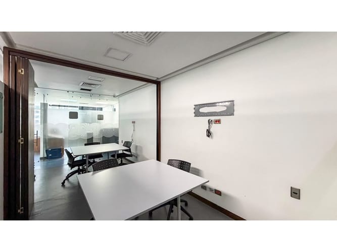 Oficina en venta en El Poblado, Medellín, 509 m² · foto 24 de 24