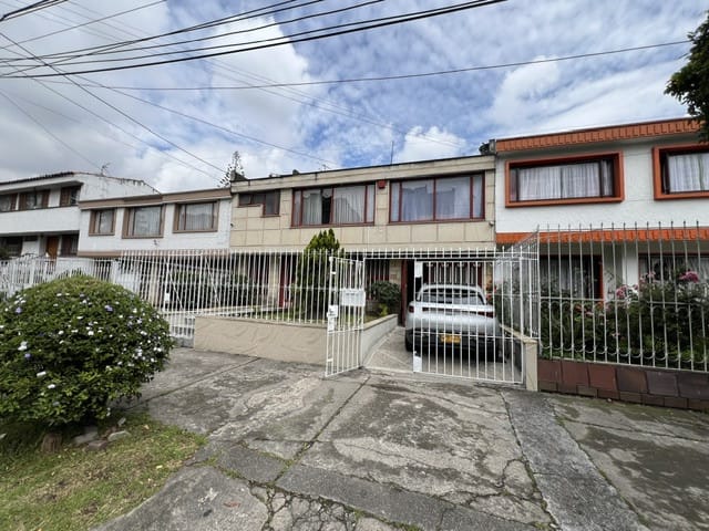 Casa de 5 alcobas en venta en Balcones Del Salitre, Bogotá, 350 m² · foto 1 de 24