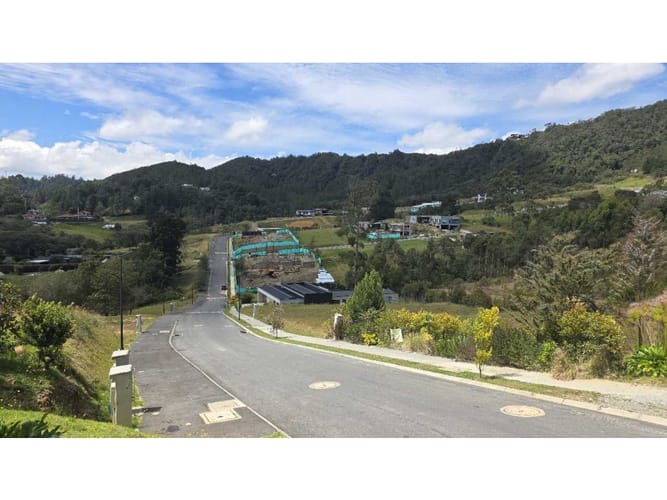 Casa de 2 alcobas en venta en Escobero, Envigado, 196 m² · foto 23 de 24