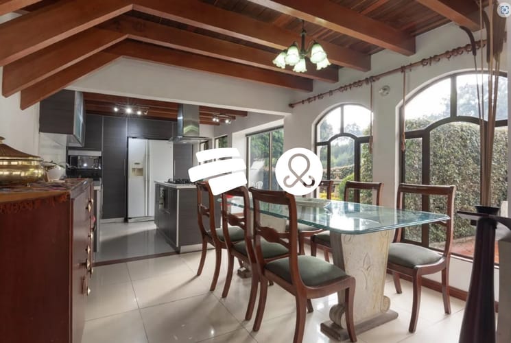 Casa de 5 alcobas en venta en Yerbabuena, Chía, 347 m² · foto 2 de 15