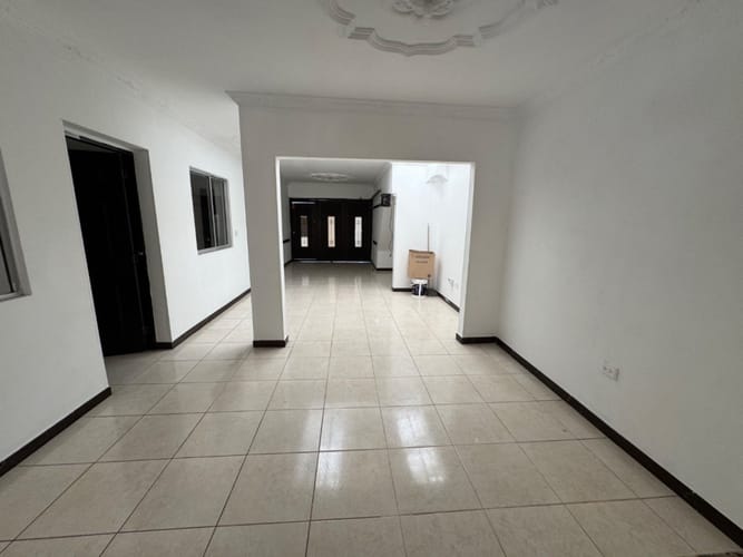 Casa de 4 alcobas en venta en Las Flores, Envigado, 106 m² · foto 2 de 24