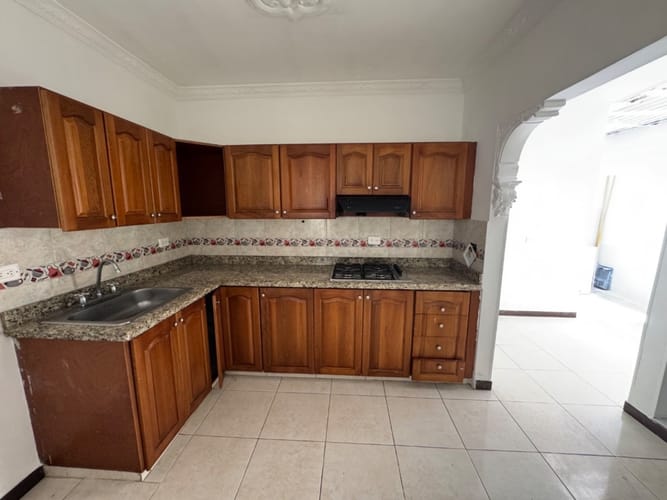 Casa de 4 alcobas en venta en Las Flores, Envigado, 106 m² · foto 9 de 24