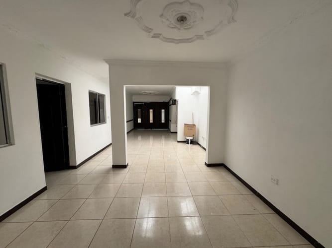 Casa de 4 alcobas en venta en Las Flores, Envigado, 106 m² · foto 10 de 24