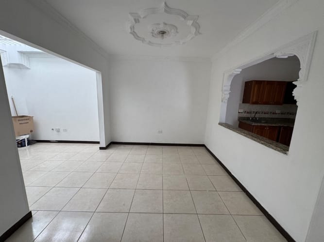 Casa de 4 alcobas en venta en Las Flores, Envigado, 106 m² · foto 18 de 24