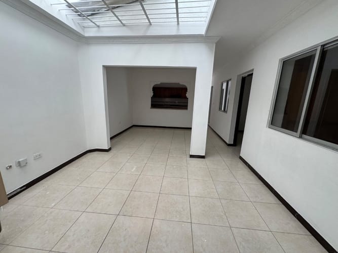 Casa de 4 alcobas en venta en Las Flores, Envigado, 106 m² · foto 23 de 24