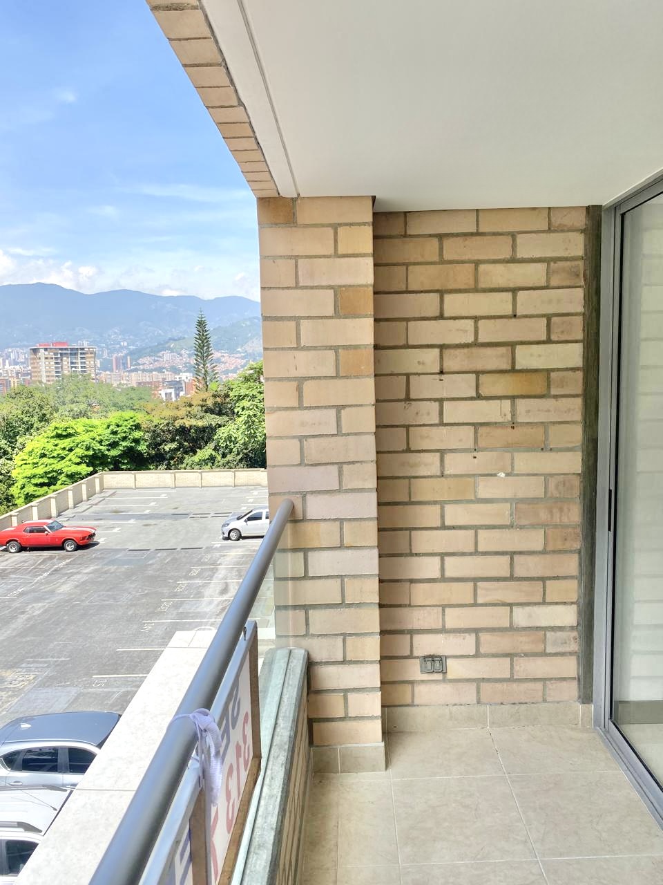 Apartamento en venta en El Poblado, Medellín · foto 2 de 11