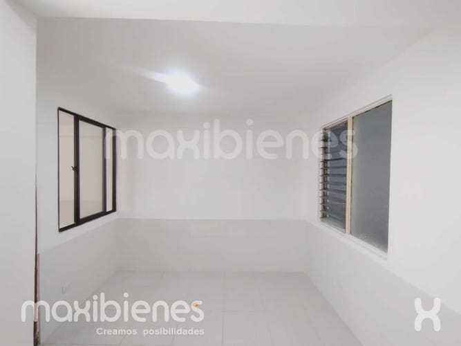 Casa de 7 alcobas en venta en Calasanz, Medellín, 220 m² · foto 6 de 18