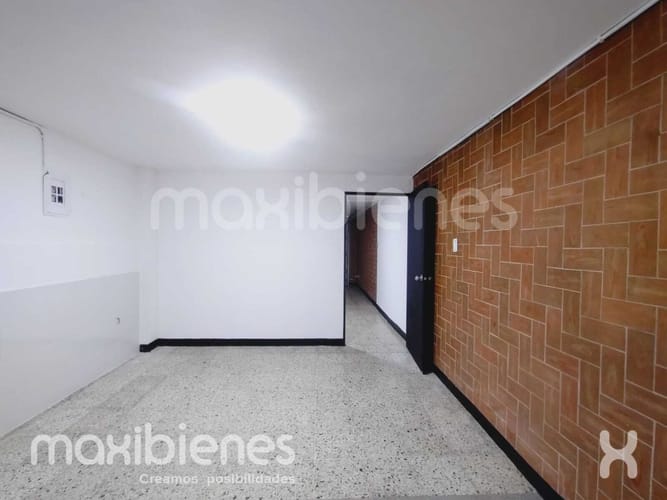 Casa de 7 alcobas en venta en Calasanz, Medellín, 220 m² · foto 7 de 18
