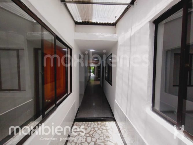 Casa de 7 alcobas en venta en Calasanz, Medellín, 220 m² · foto 11 de 18