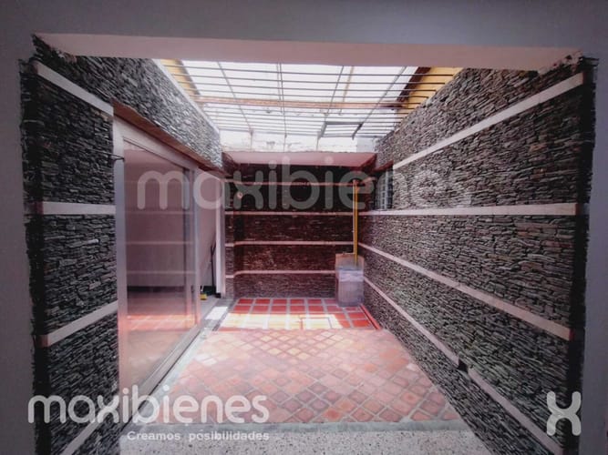 Casa de 7 alcobas en venta en Calasanz, Medellín, 220 m² · foto 13 de 18