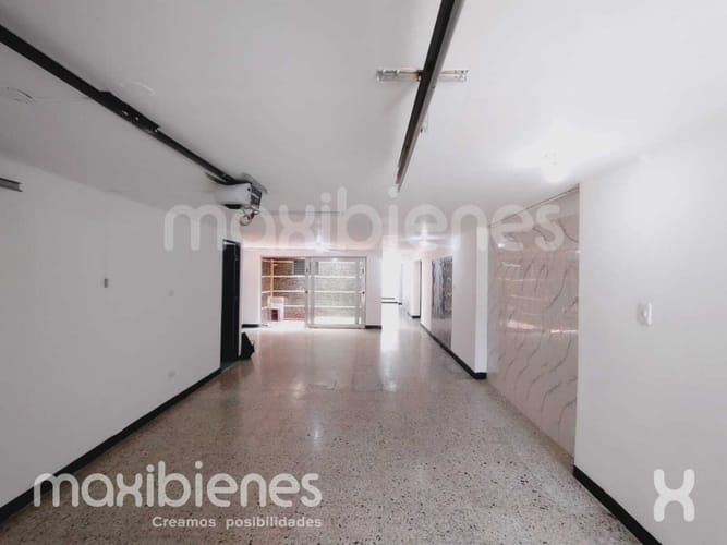 Casa de 7 alcobas en venta en Calasanz, Medellín, 220 m² · foto 17 de 18