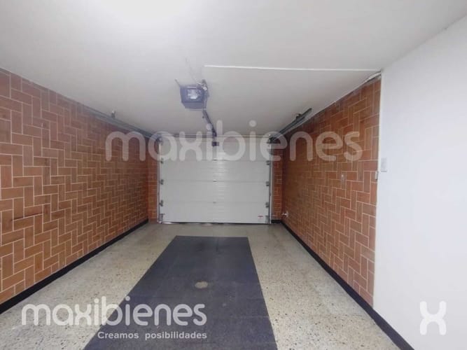 Casa de 7 alcobas en venta en Calasanz, Medellín, 220 m² · foto 18 de 18