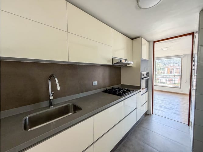 Apartamento de 3 alcobas en venta en Cedritos, Bogotá, 110 m² · foto 4 de 16