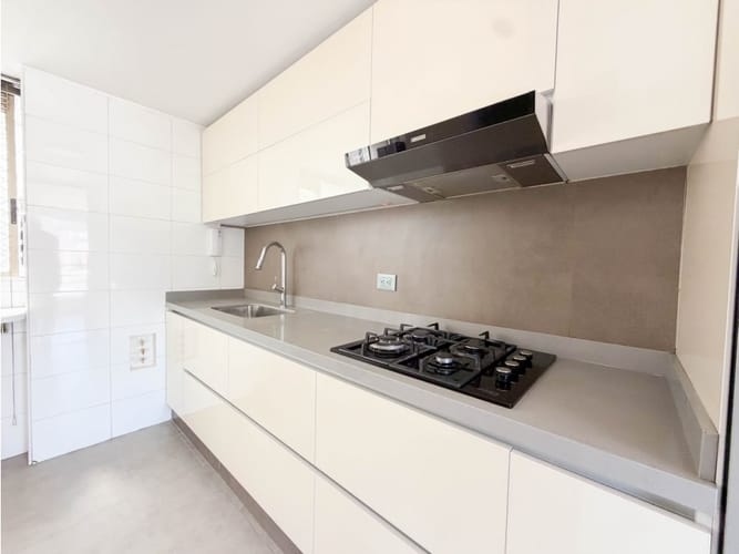 Apartamento de 3 alcobas en venta en Cedritos, Bogotá, 110 m² · foto 5 de 16