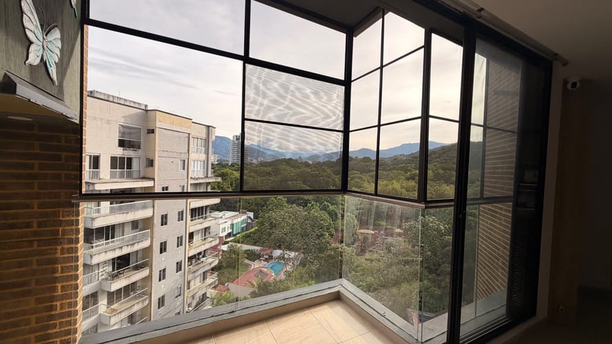Apartamento de 3 alcobas en venta en Cerro Azul Del Vergel, Ibagué, 107 m² · foto 4 de 13
