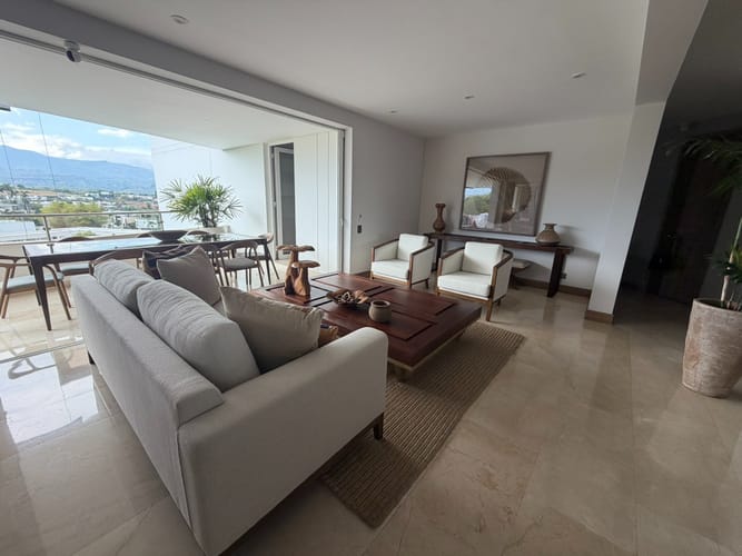 Apartamento en venta en Pance, Cali · foto 2 de 24