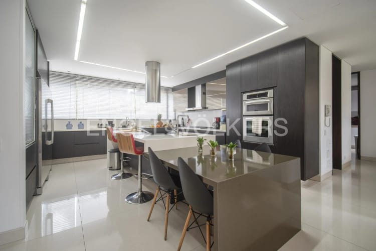 Casa de 4 alcobas en venta en Santa Barbara Alta, Bogotá, 890 m² · foto 9 de 14