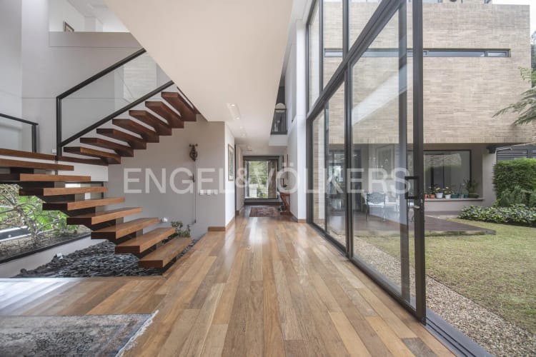Casa de 4 alcobas en venta en Santa Barbara Alta, Bogotá, 890 m² · foto 6 de 14