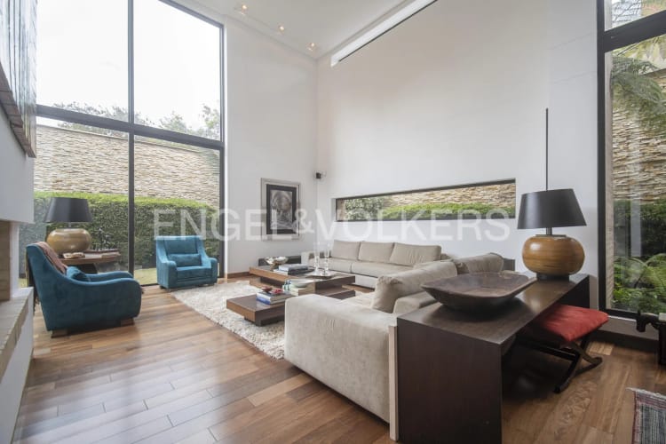 Casa de 4 alcobas en venta en Santa Barbara Alta, Bogotá, 890 m² · foto 3 de 14