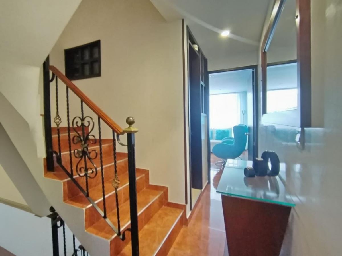 Casa en venta en Villa Elisa, Bogotá · foto 8 de 23