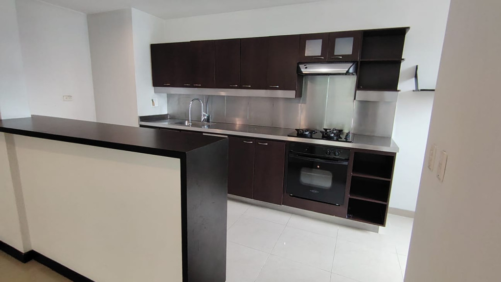 Apartamento en arriendo en El Poblado, Medellín · foto 4 de 10