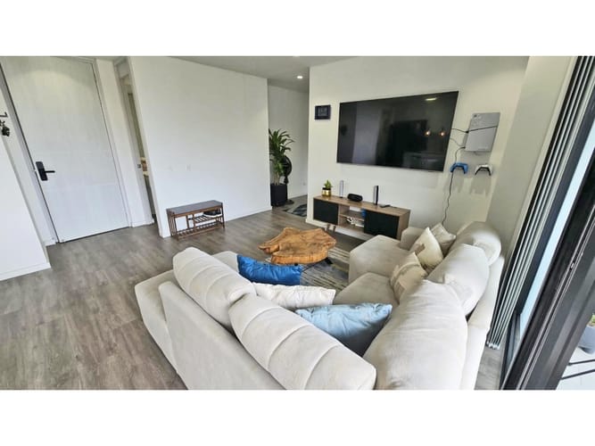 Apartamento de 2 alcobas en venta en Lalinde, Medellín, 91 m² · foto 2 de 16