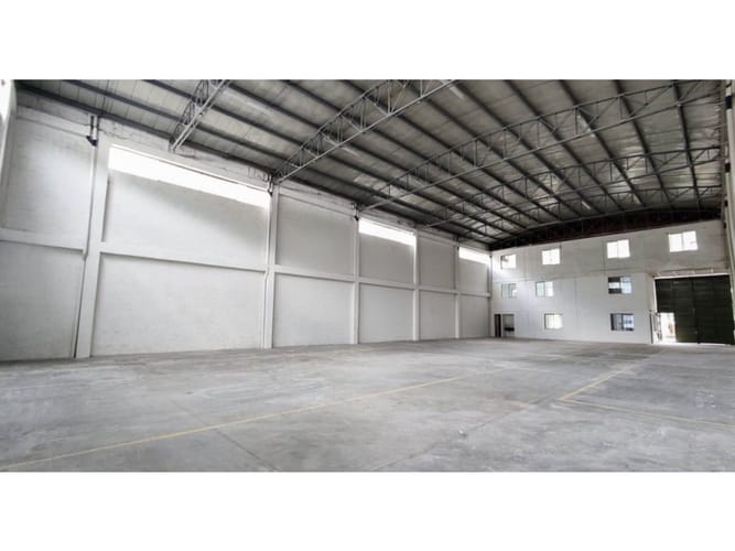 Bodega en arriendo en La Tablaza, La Estrella, 600 m² · foto 2 de 8
